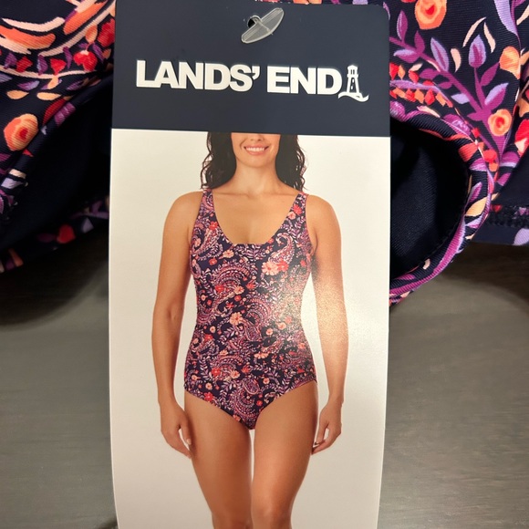 NWT Lands’ End Women’s One Piece Swimsuit - Picture 3 of 4